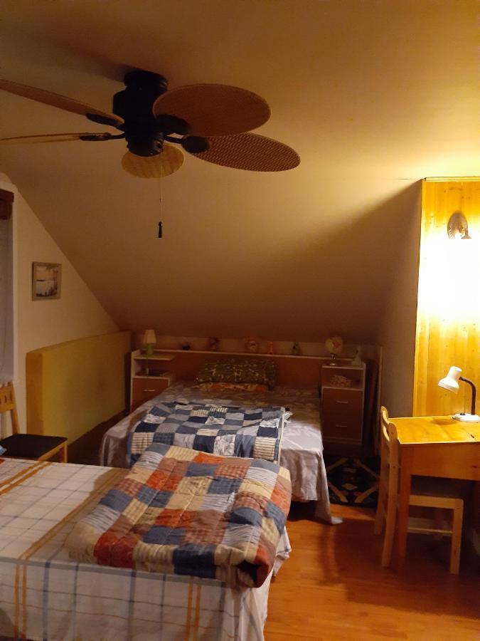 Bienvevus Chez Rino-Hugues Bed & Breakfast ทรัวส์-ปิสโตลส์ ภายนอก รูปภาพ