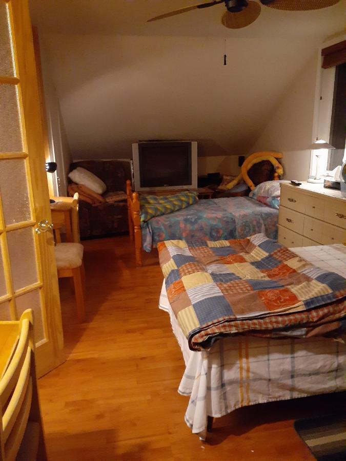 Bienvevus Chez Rino-Hugues Bed & Breakfast ทรัวส์-ปิสโตลส์ ภายนอก รูปภาพ