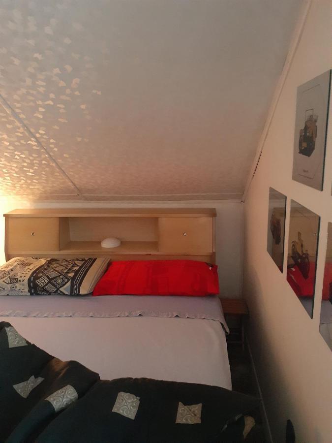 Bienvevus Chez Rino-Hugues Bed & Breakfast ทรัวส์-ปิสโตลส์ ภายนอก รูปภาพ